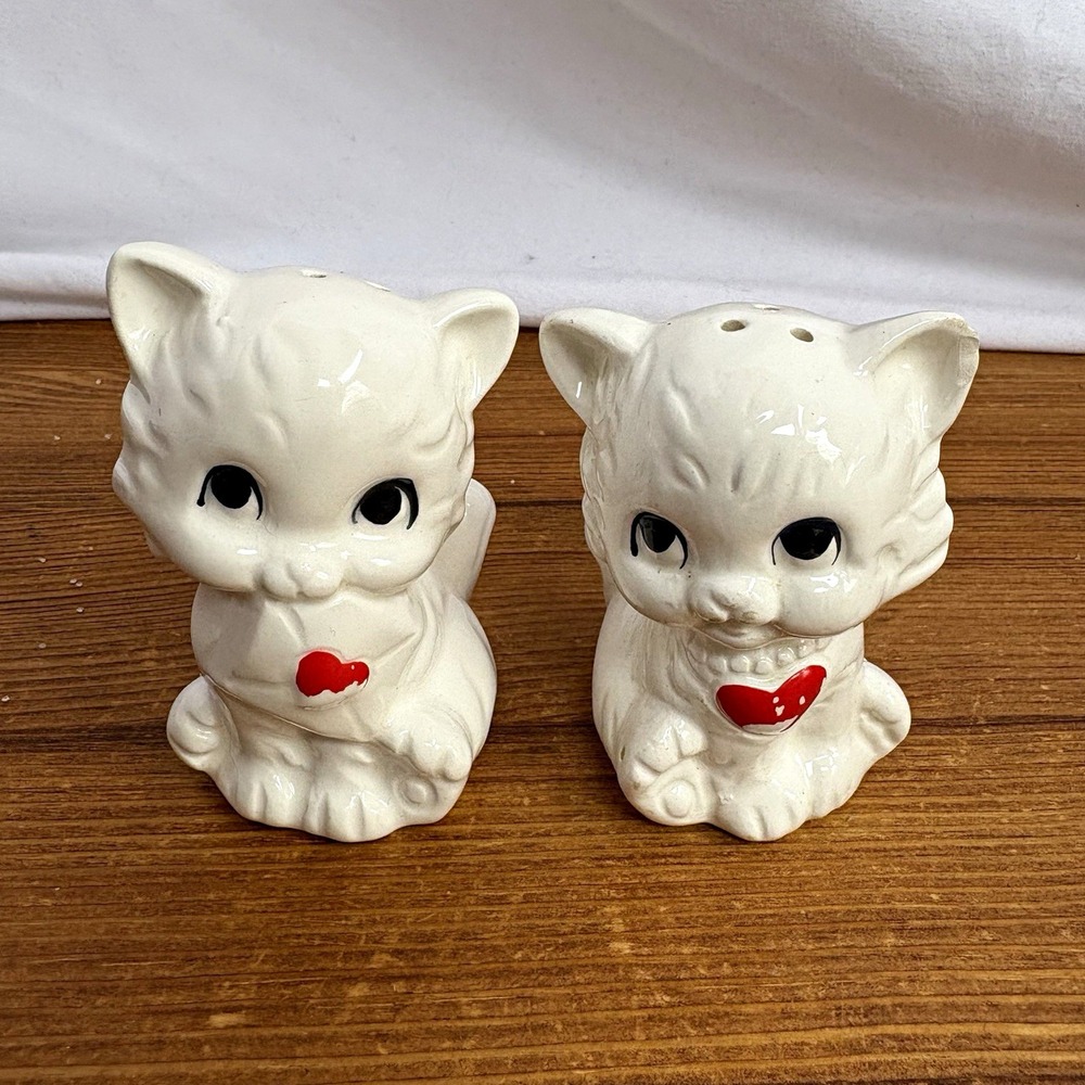 Vintage White Ceramic Cat Salt & Pepper Shakers Set with Red Heart/Hearts 3.25"